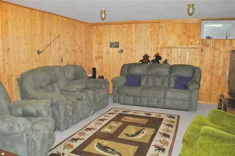 490 N Tower Rd, Freeport, IL 61032 photo 10