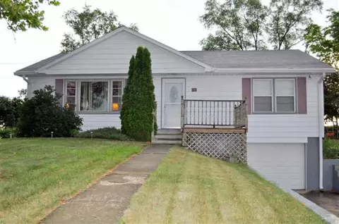 490 N Tower Rd, Freeport, IL 61032 photo 1