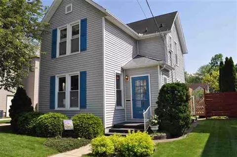 223 W Avon St, Freeport, IL 61032 photo 1