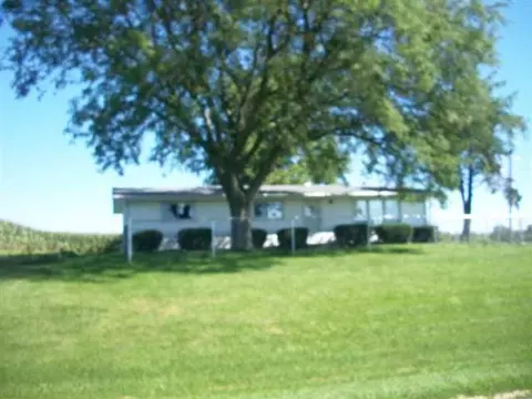 3840 E Winneshiek Rd, Freeport, IL 61032 photo 2