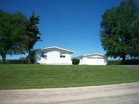 3840 E Winneshiek Rd, Freeport, IL 61032 photo 1