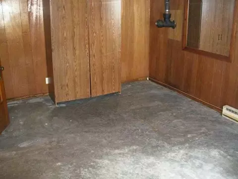 3840 E Winneshiek Rd, Freeport, IL 61032 photo 8