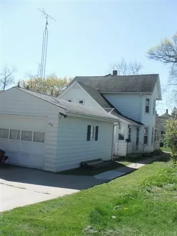 538 E Center St, Freeport, IL 61032 photo 4