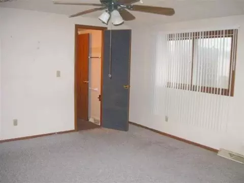 2096 Eagle, Freeport, IL 61032 photo 2