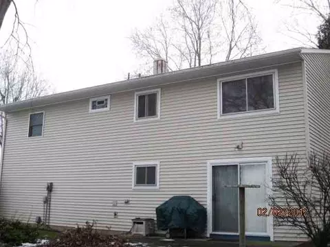 1850 Middlebury, Freeport, IL 61032 photo 2