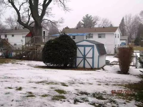 1850 Middlebury, Freeport, IL 61032 photo 3
