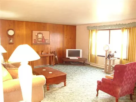 769 Brad Mar Dr, Freeport, IL 61032 photo 4