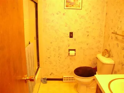 769 Brad Mar Dr, Freeport, IL 61032 photo 8