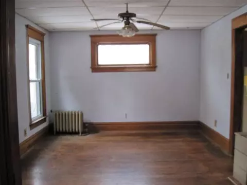 310 E Jefferson St, Freeport, IL 61032 photo 3