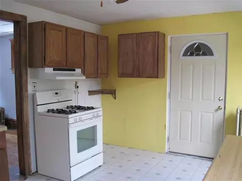 310 E Jefferson St, Freeport, IL 61032 photo 8