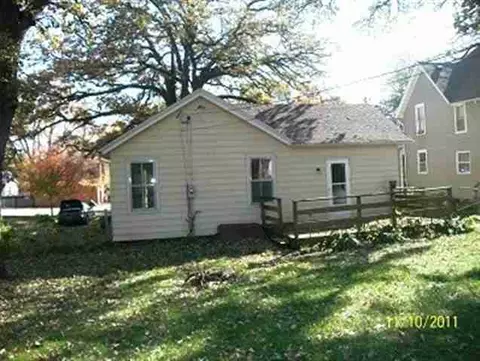 617 Washington, Pecatonica, IL 61063 photo 2