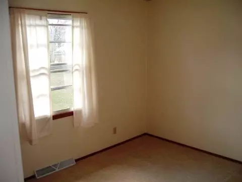 1436 Winter Dr, Freeport, IL 61032 photo 8