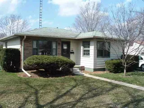 1436 Winter Dr, Freeport, IL 61032 photo 1