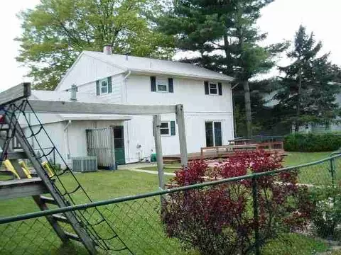 1908 W Laurel, Freeport, IL 61032 photo 11