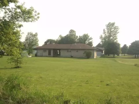 4937 Monarch, Freeport, IL 61032 photo 2