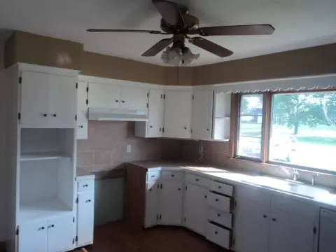4937 Monarch, Freeport, IL 61032 photo 3