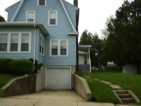 326 E Jefferson, Freeport, IL 61032 photo 3