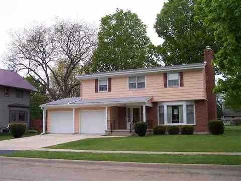 507 Maple, Lena, IL 61048 photo 2