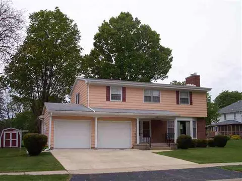 507 Maple, Lena, IL 61048 photo 1