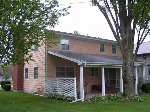 507 Maple, Lena, IL 61048 photo 3