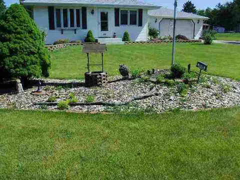 2148 Middle Ct, Freeport, IL 61032 photo 8