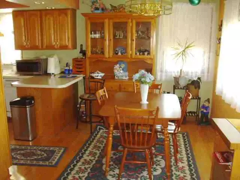 2148 Middle Ct, Freeport, IL 61032 photo 3