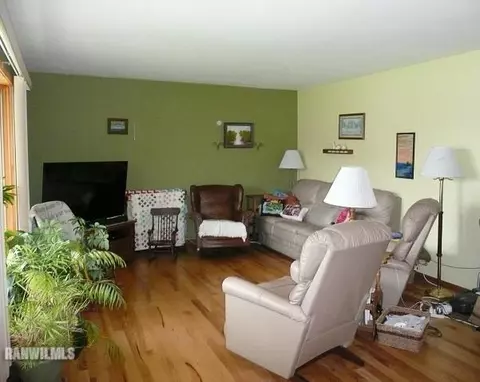 220 Palm Dr, Lena, IL 61048 photo 5