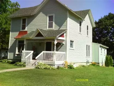 324 E 3rd St, Chadwick, IL 61014 photo 1
