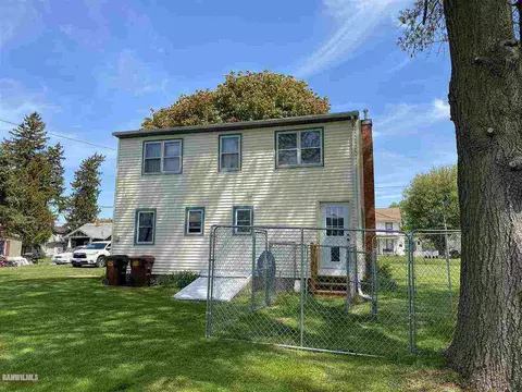 501 E Ridge St, Mount Carroll, IL 61053 photo 4