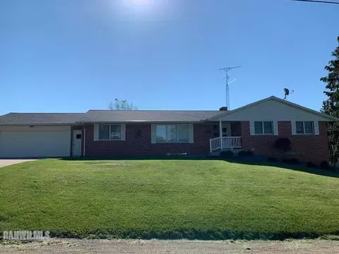 209 S West Side Ave, Lanark, IL 61046 photo 1