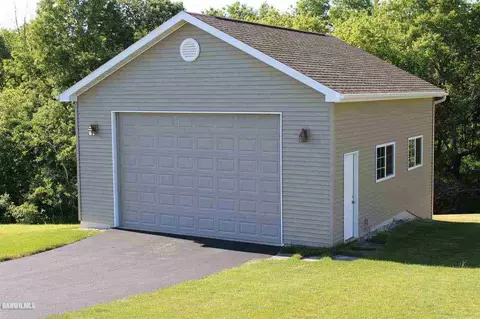 17-30 Lake View Dr, Lanark, IL 61046 photo 3