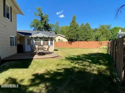 715 Towne Dr, Freeport, IL 61032 photo 6