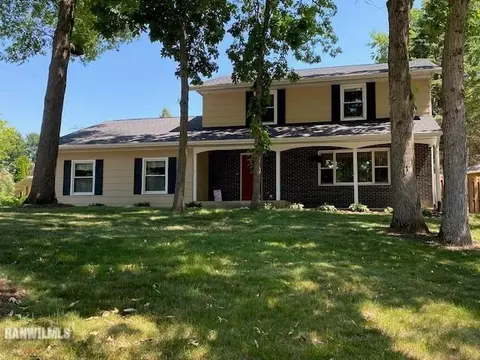 715 Towne Dr, Freeport, IL 61032 photo 2
