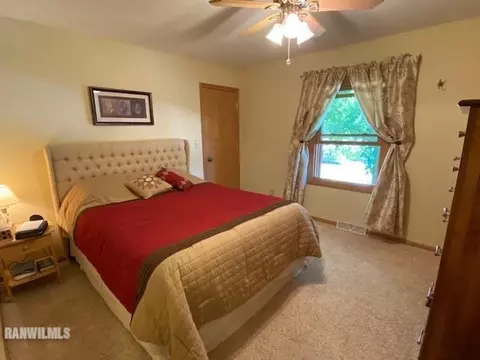 715 Towne Dr, Freeport, IL 61032 photo 21