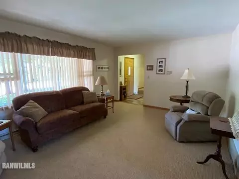 715 Towne Dr, Freeport, IL 61032 photo 13