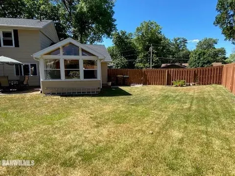 715 Towne Dr, Freeport, IL 61032 photo 5