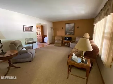 715 Towne Dr, Freeport, IL 61032 photo 14