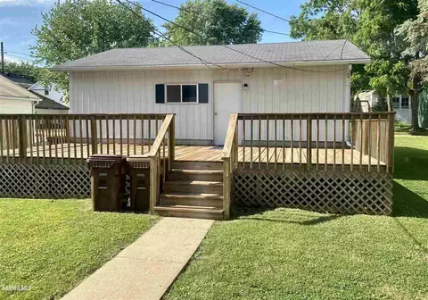 221 E Franklin St, Lanark, IL 61046 photo 10