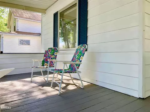 221 E Franklin St, Lanark, IL 61046 photo 2