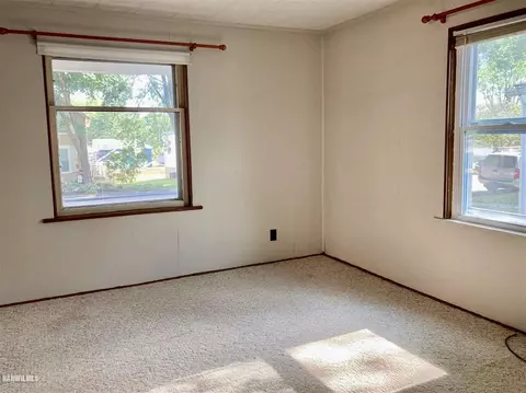 221 E Franklin St, Lanark, IL 61046 photo 16