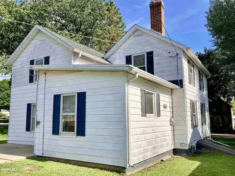 221 E Franklin St, Lanark, IL 61046 photo 5