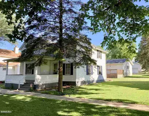 221 E Franklin St, Lanark, IL 61046 photo 4