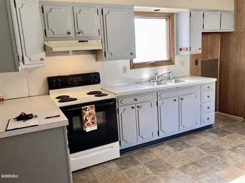 221 E Franklin St, Lanark, IL 61046 photo 14