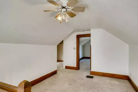 627 S Burchard Ave, Freeport, IL 61032 photo 5