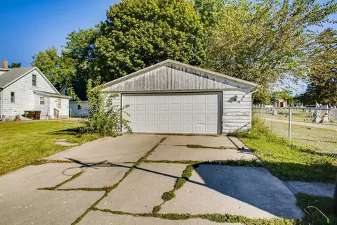 627 S Burchard Ave, Freeport, IL 61032 photo 11