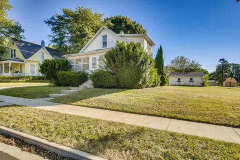 627 S Burchard Ave, Freeport, IL 61032 photo 1