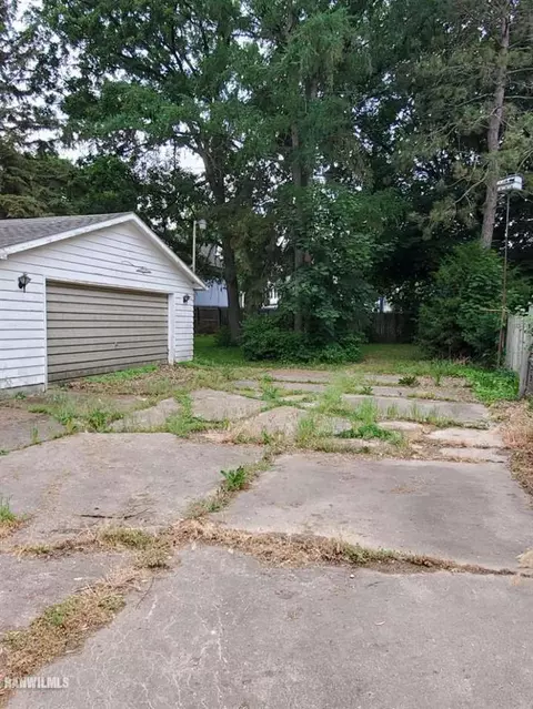 1220 S Float St, Freeport, IL 61032 photo 5