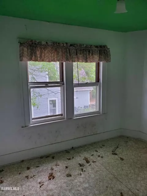 1220 S Float St, Freeport, IL 61032 photo 10