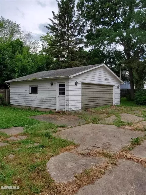 1220 S Float St, Freeport, IL 61032 photo 8