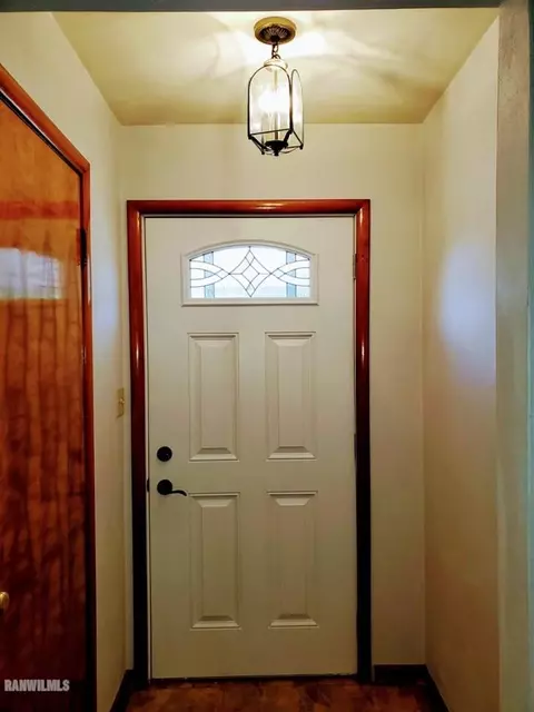15 E Wayne St, Freeport, IL 61032 photo 5